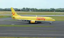 TUIfly B737-800 D-ATUB beim Rollen in D�sseldorf [EDDL Germany] am 30.06.2012