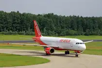 Air Berlin Flug 3255 aus Mallorca hat soeben runway 06 verlasen und befindet sicha uf dem Weg zum Gate, zum Einsatz kam ein A320 (D-ALTL)