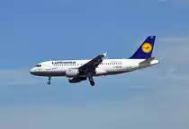 A 319-100  Tegernsee  D-AILR Lufthansa im Anflug auf FRA - 04.08.2012