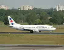 JAT Airways B 737-3Q4 YU-AON nach der Landung in Berlin-Tegel am 22.05.2012