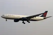 Delta, N810NW, Airbus, A330-323X, 08.09.2012, BCN, Barcelona, Spain 





