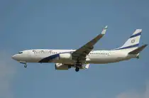 EL AL B 737-86Q 4X-EKL bei der Landung in Berlin-Schnefeld am 10.07.2012