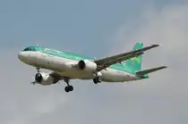 Aer Lingus A 320-214 EI-DVF bei der Landung in Berlin-Schnefeld am 10.07.2012