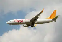 Pegasus Airlines B 737-82R TC-AAL bei der Landung in Berlin-Schnefeld am 10.07.2012