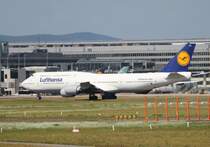 Lufthansa B 747-830 D-ABYC  Sachsen  beim Start in Frankfurt am Main am 16.08.2012