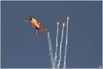 F-16 Fighting Falcon der Königlich Niederländischen Luftwaffe beim Abschuss einer Ladung Flares bei der Airpower 2011 in Zeltweg.
2_7_2011