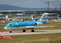 KLM-Cityhopper Fokker 70 PH-KZH am 16.08.2012 auf dem Flughafen Frankfrt am Main