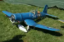 34 R, Chance-Vaught  F4U-1D Corsair  ?, 40-Jahre Jubil�ums-Airmeeting des DMFV (Deutscher Modellflieger Verband) auf dem Flugplatz der Fa.  GROB AIRCRAFT  am 07.07.20