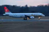 Der Air Malta Airbus A320-200 9H-AEO in einer Sonderlackierung der Hauptstadt Valletta  beim Start in Hamburg Fuhlsb�ttel am 27.02.13