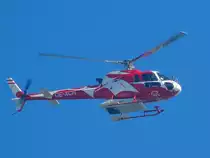 Eurocopter AS-350 B2 AStar; OE-XCH; kreist mit einem Anbau �ber Ried i.I.; 130308