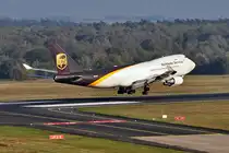 B 747-44AF N576UP der UPS kurz vorm Aufsetzen in K�ln-Bonn - 28.10.2012