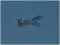 Cargolux Boeing 747-8R7F LX-VCA hat soeben ihren Heimatflughafen Findel verlassen und wird in k�rze nur mehr als kleiner Punkt am Himmel zu Sehen sein.  15.3.2013  (Jeanny)