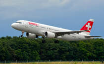 SWISS HB-JLQ, Airbus A320-214 bei Trainingsflug; Maribor Flughafen MBX. /25.6.2013