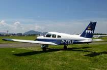 Piper PA-28 am Freiburger Flugplatz, Juni 2013