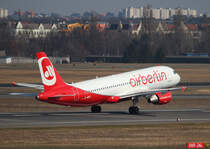 Air Berlin A 320-214 D-ABFZ beim Start in Berlin-Tegel am 14.04.2013