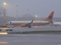 B737-800 D-ATUF in Sonderbemalung fr Hapag Lloyd  Kreusfahrtflge 
06.12.2008