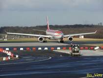 LTU; D-ALPG. Flughafen Dsseldorf. 07.12.2008.