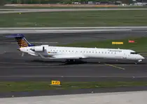 Lufthansa Regional (Eurowings), D-ACNT  ohne , Bombardier, CRJ-900 NG (m. Germanwings-Sticker), 02.04.2014, DUS-EDDL, Dsseldorf, Germany 