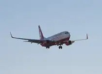 Air Berlin B 737-86J D-ABKK bei der Landung in Berlin-Tegel am 30.12.2013