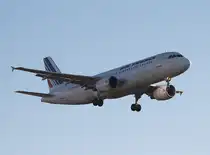 Air France A 320-214 F-GKXS bei der Landung in Berlin-Tegel am 30.12.2013