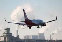 Air Berlin B 737-76J D-AGEC bei der Landung in Berlin-Tegel am 30.12.2013