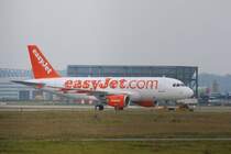 Ein A319 von Easyjet aufgenommen am 09.12.08 in Hamburg Finkenwerder.