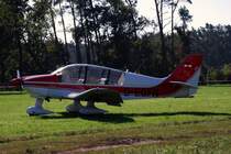 Diese Robin DR400 Remo180 D-EGFN habe ich am 30.08.08 auf dem Flugplatz Weser-Wmme aufgenommen.