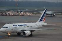 Airbus A318 F-GUGG der Air France in Hamburg Fuhlsbttel am 14.12.08