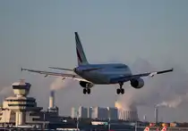 Air France A 318-111 F-GUGP bei der Landung in Berlin-Tegel am 19.10.2014