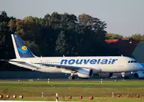Nouvelair A 320-214 TS-INC kurz vor dem Start in Berlin-Tegel am 19.10.2014
