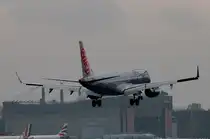 Niki ERJ-190-100LR OE-IHB bei der Landung in Berlin-Tegel am 26.10.2014