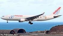 Air Europa A332 EC-KOM on short final rwy 03L @ LPA. 28.10.14