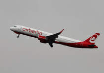 Air Berlin A 321-211 D-ABCL beim Start in Dsseldorf am 10.03.2015