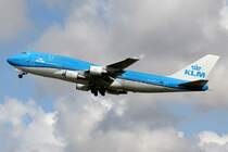 KLM PH-BFT beim Start in Amsterdam 20.5.2015