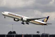 Singapore Airlines 9V-SWM beim Start in Amsterdam 20.5.2015
