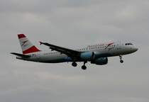 Austrian Airlines, OE-LBL,(c/n 2009), Airbus A 320-214,22.05.2015, HAM-EDDH, Hamburg, Germany 