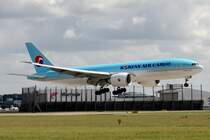 Korean Air Cargo HL8005 bei der Landung in Amsterdam 20.5.2015