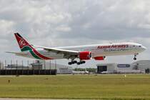 Kenya Airways 5Y-KZY bei der Landung in Amsterdam 20.5.2015