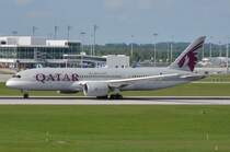A7-BCE Qatar Airways Boeing 787-8 Dreamliner  in München Franz Josef Strauss beim Start  10.05.2015