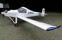 MC 30  Luciole (Glhwrmchen), Kennung D-MTHJ, Eigenbau eines Freiburger Piloten nach den Plnen des franzsischen Konstrukteurs Michel Columban, Flugplatz Freiburg, Juni 2015