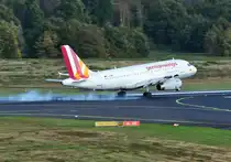 A 319-100 D-AGWM Germanwings mit  smoky landing  at CGN - 19.10.2014