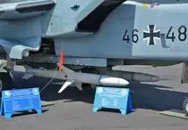 Luft/Boden-Rakete AGM-88 HARM am Tornado 46+48 am Tag der Bundeswehr in Nörvenich - 13.06.2015