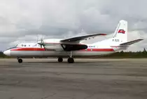 Air Koryo An-24 P-533 nach der Landung auf 25 in FNJ / ZKPY / Pyongyang in YJS / ZKSE / Samjiyon am 01.09.2014