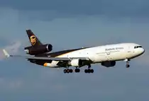 MD-11F der UPS, N285UP, short final CGN - 19.10.2014