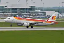 EC-LXQ Iberia Airbus A320-216(WL)  in München bei der Landung am 14.05.2015