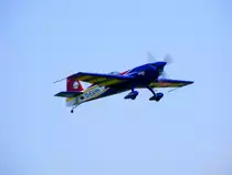 D-EXHH, Extra 330SC, gestartet in Gera (EDAJ), zum Wettbewerb um die Deutsche Meisterschaft im Motorkunstflug am 4.7.2015. Im Cockpit der neue Deutsche Meister in der Unlimetid Klasse Hein Sauels.