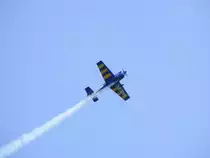 D-EXHH, Extra 330 SC, beim Kunstflugprogramm in Gera (EDAJ) am 4.7.2015