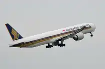 9V-SWP Singapore Airlines Boeing 777-312(ER)  am 15.05.2015 in München gestartet