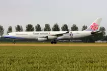 China Airlines, B-18806, Airbus A340-313, 5.Juli 2015, AMS  Amsterdam, Netherlands. Mit Sticker  Official Airline for Climate Monitoring .