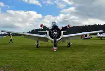 Frontbild der North American T-28 B  Trojan , NX377WW in Breitscheid - 29.08.2015